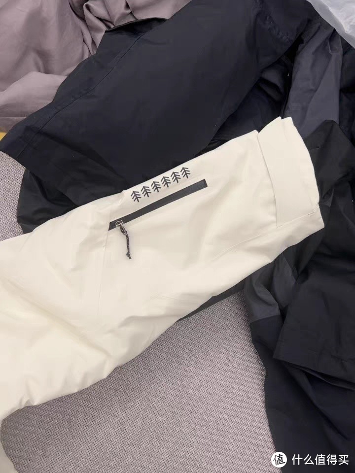 AWKA单板滑雪服,冬日里的保暖利器!男女同款,让你在雪地里尽情驰骋!