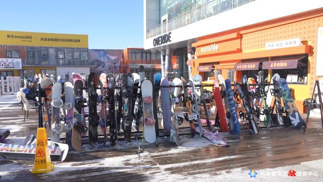 阿勒泰滑雪装备指南：打造完美滑雪体验的必备推荐